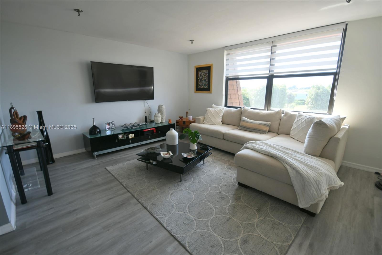 671 NE 195th St Unit: 416-E