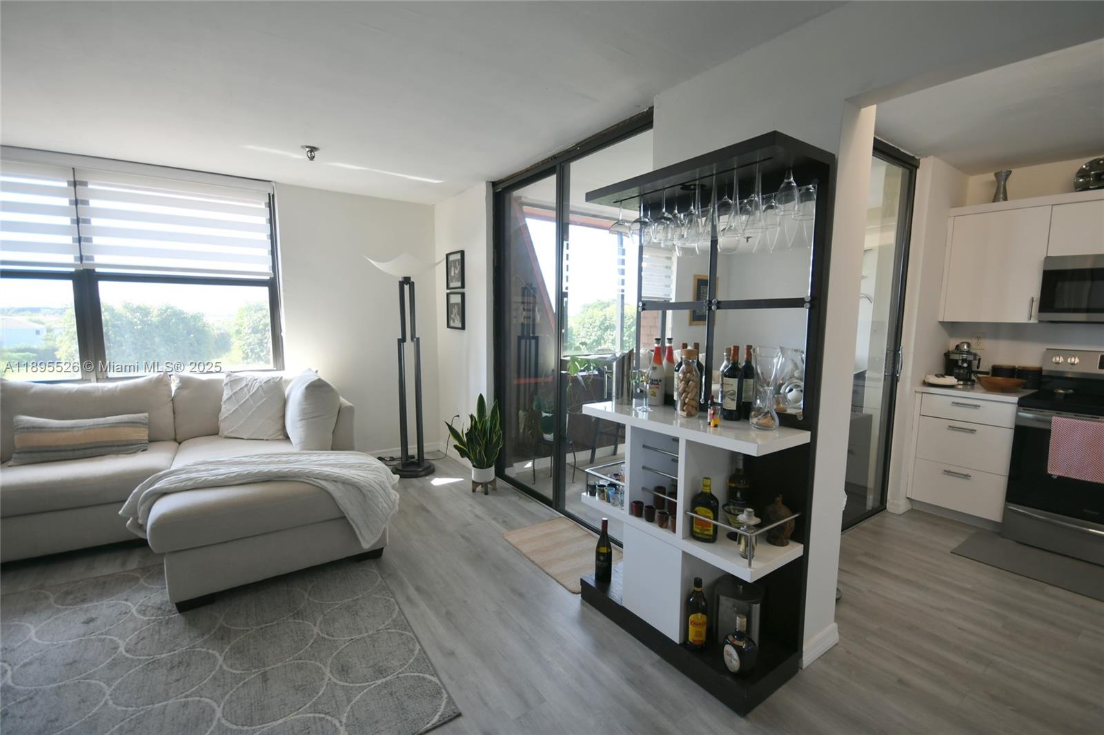 671 NE 195th St Unit: 416-E