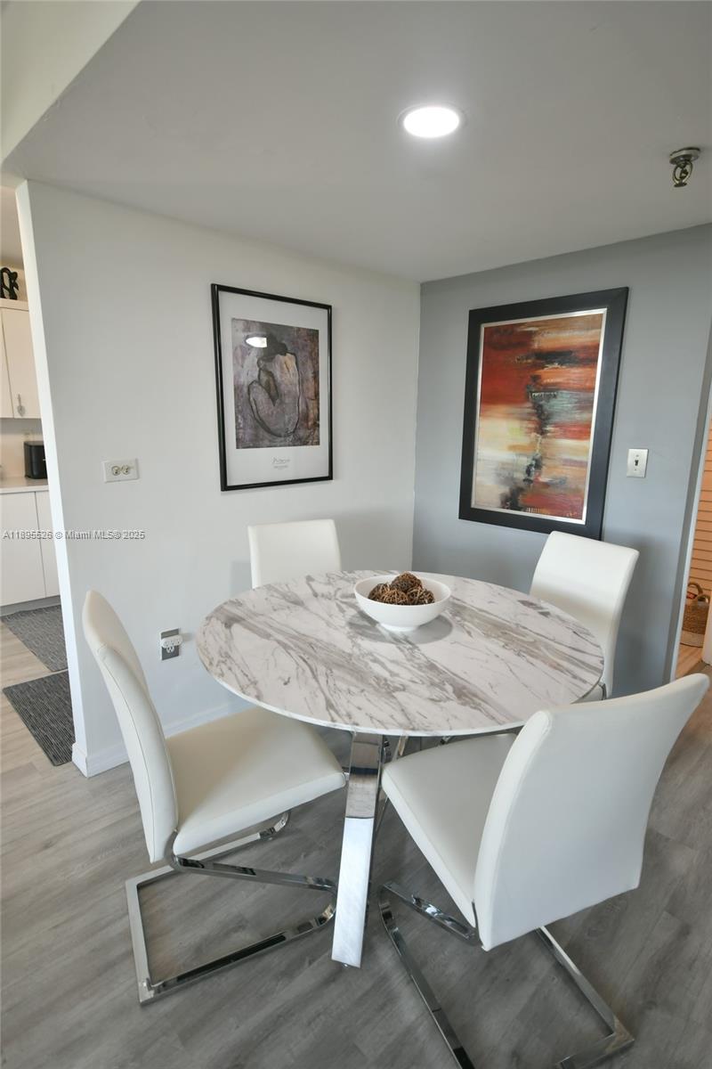 671 NE 195th St Unit: 416-E