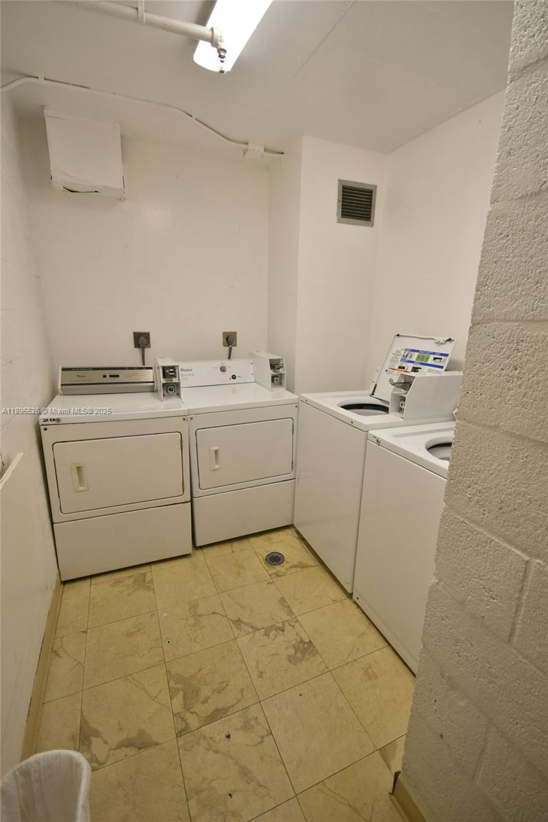 671 NE 195th St Unit: 416-E