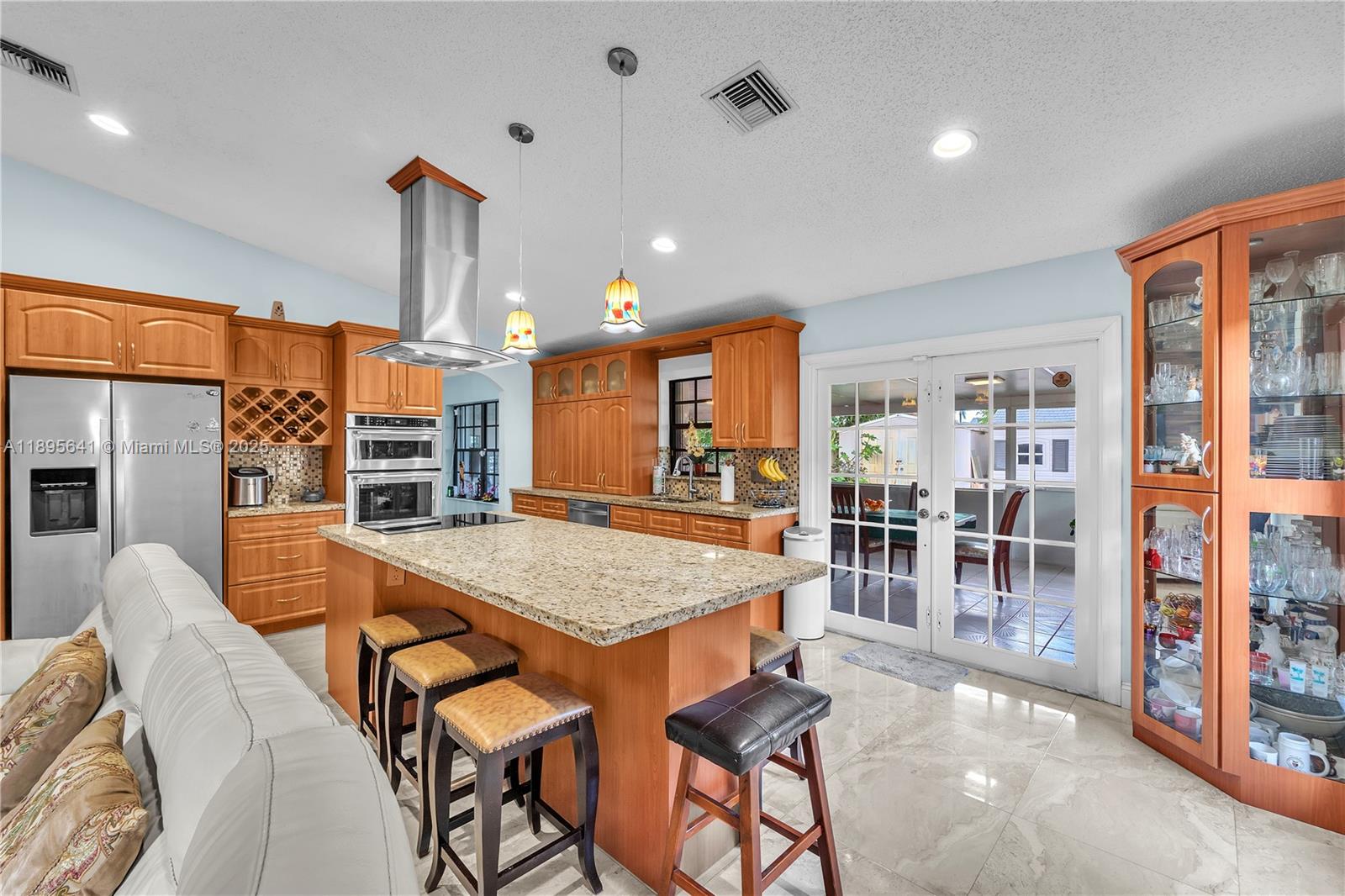 9110 S Lake Miramar Cir