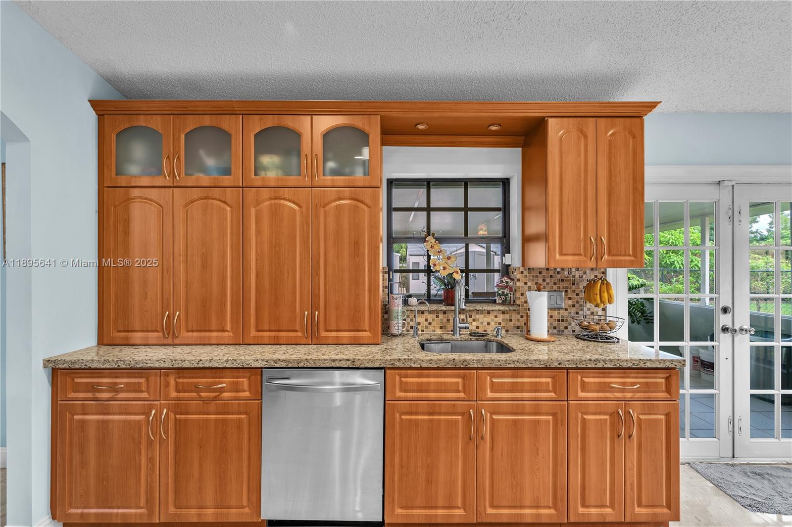 9110 S Lake Miramar Cir