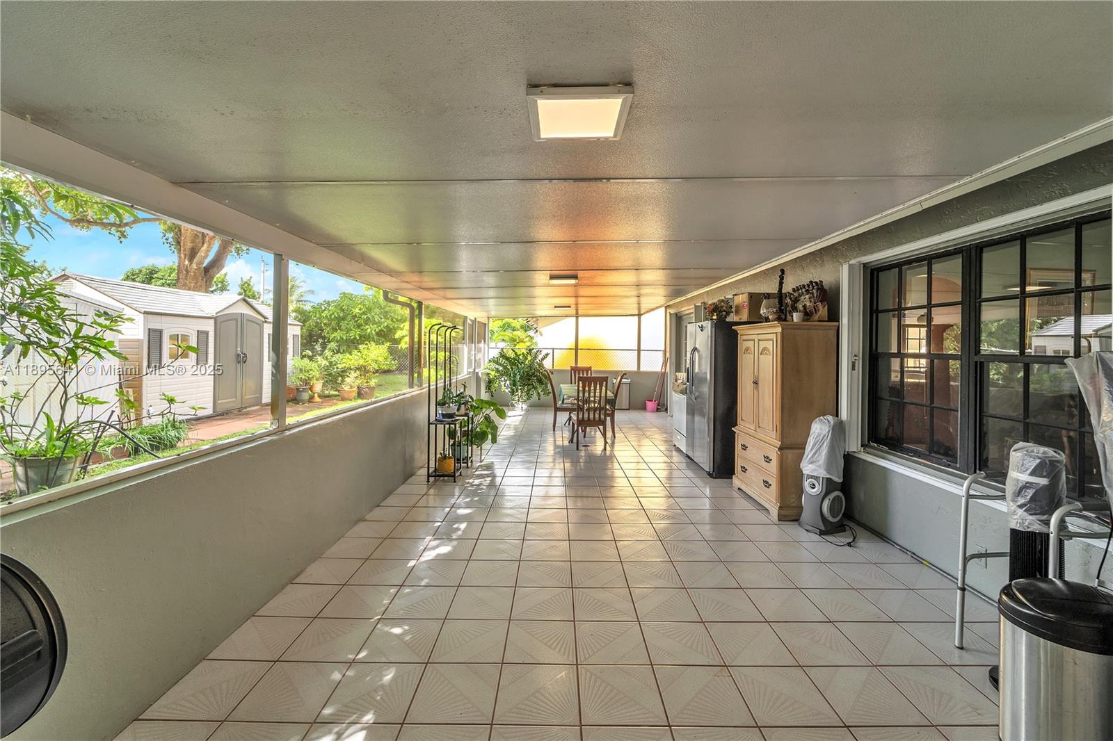 9110 S Lake Miramar Cir