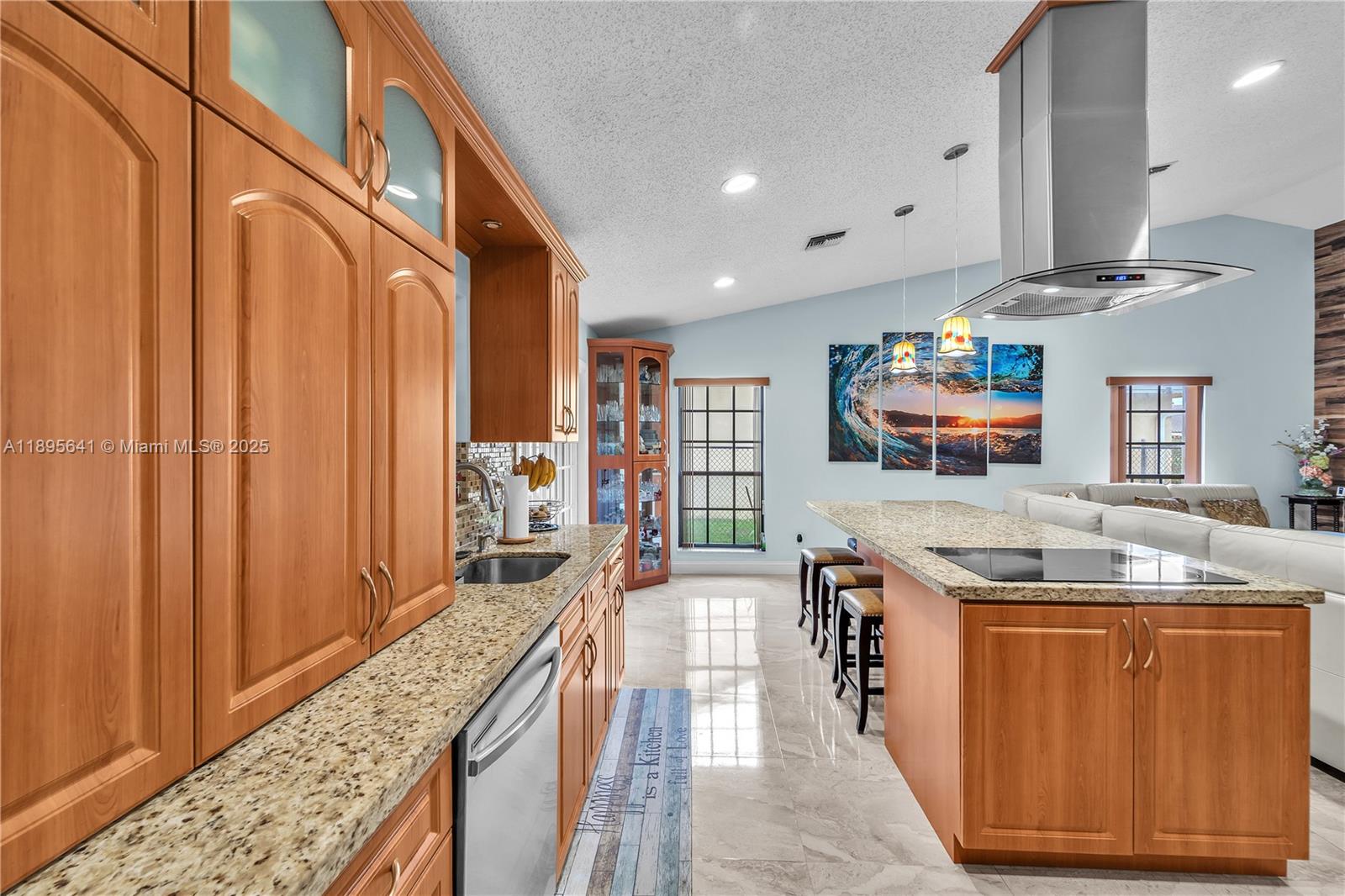 9110 S Lake Miramar Cir