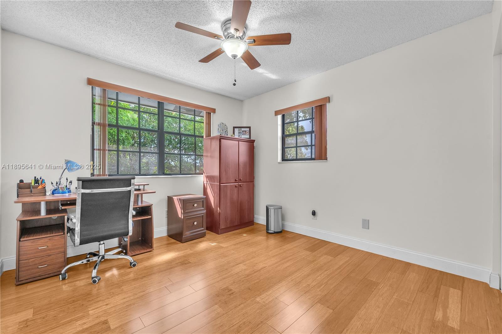 9110 S Lake Miramar Cir