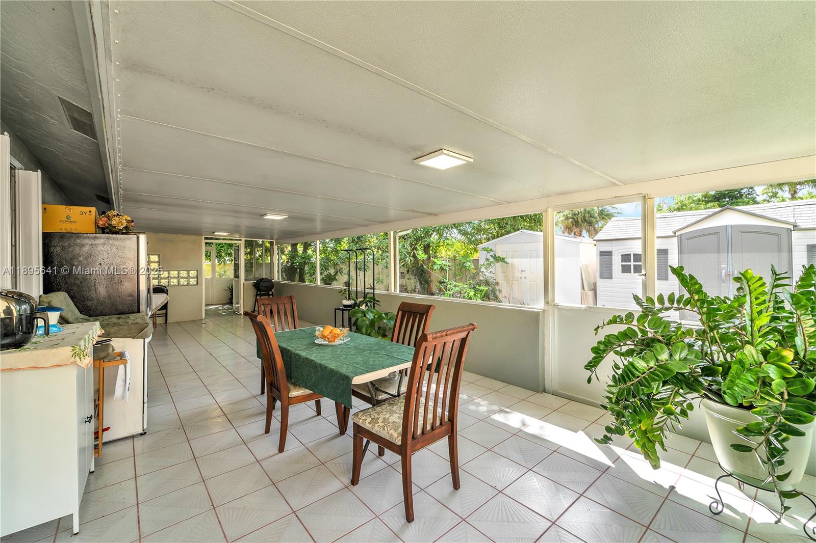 9110 S Lake Miramar Cir