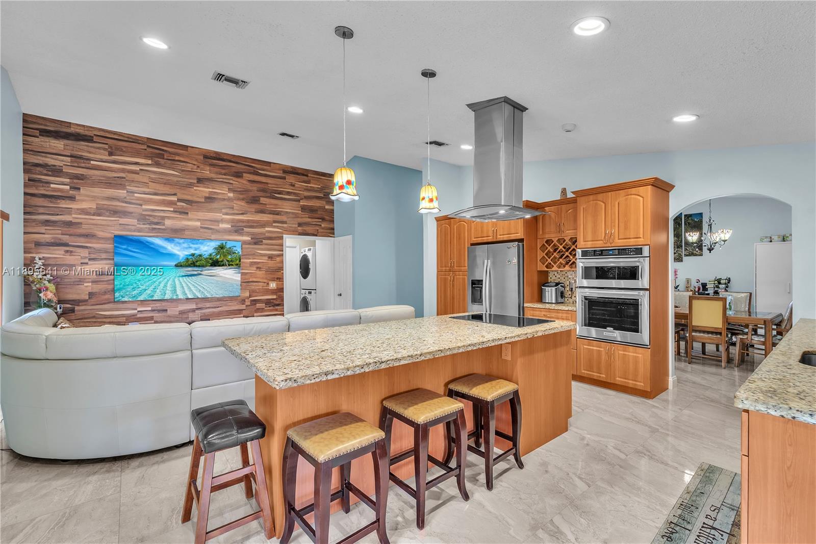 9110 S Lake Miramar Cir