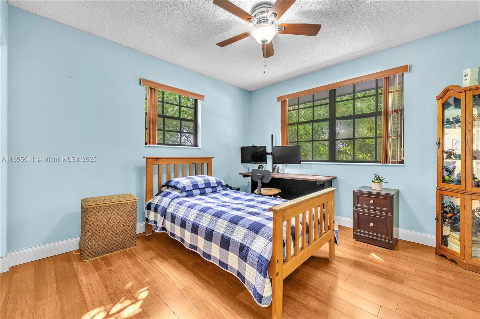 9110 S Lake Miramar Cir