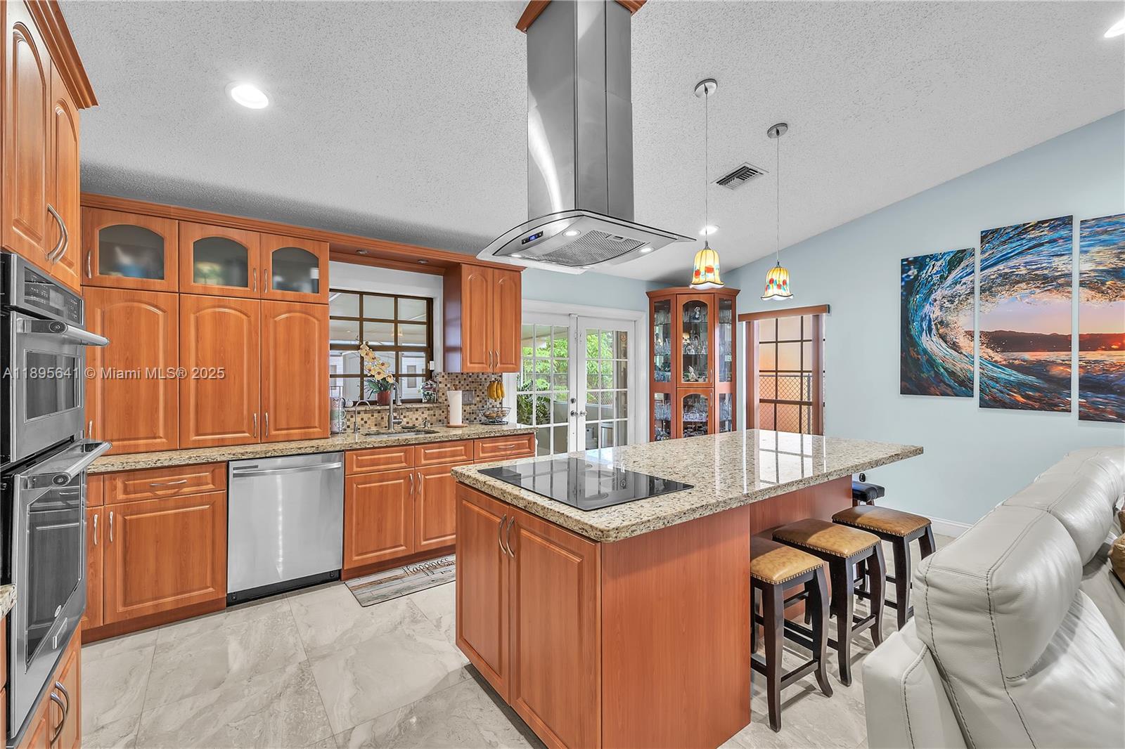 9110 S Lake Miramar Cir