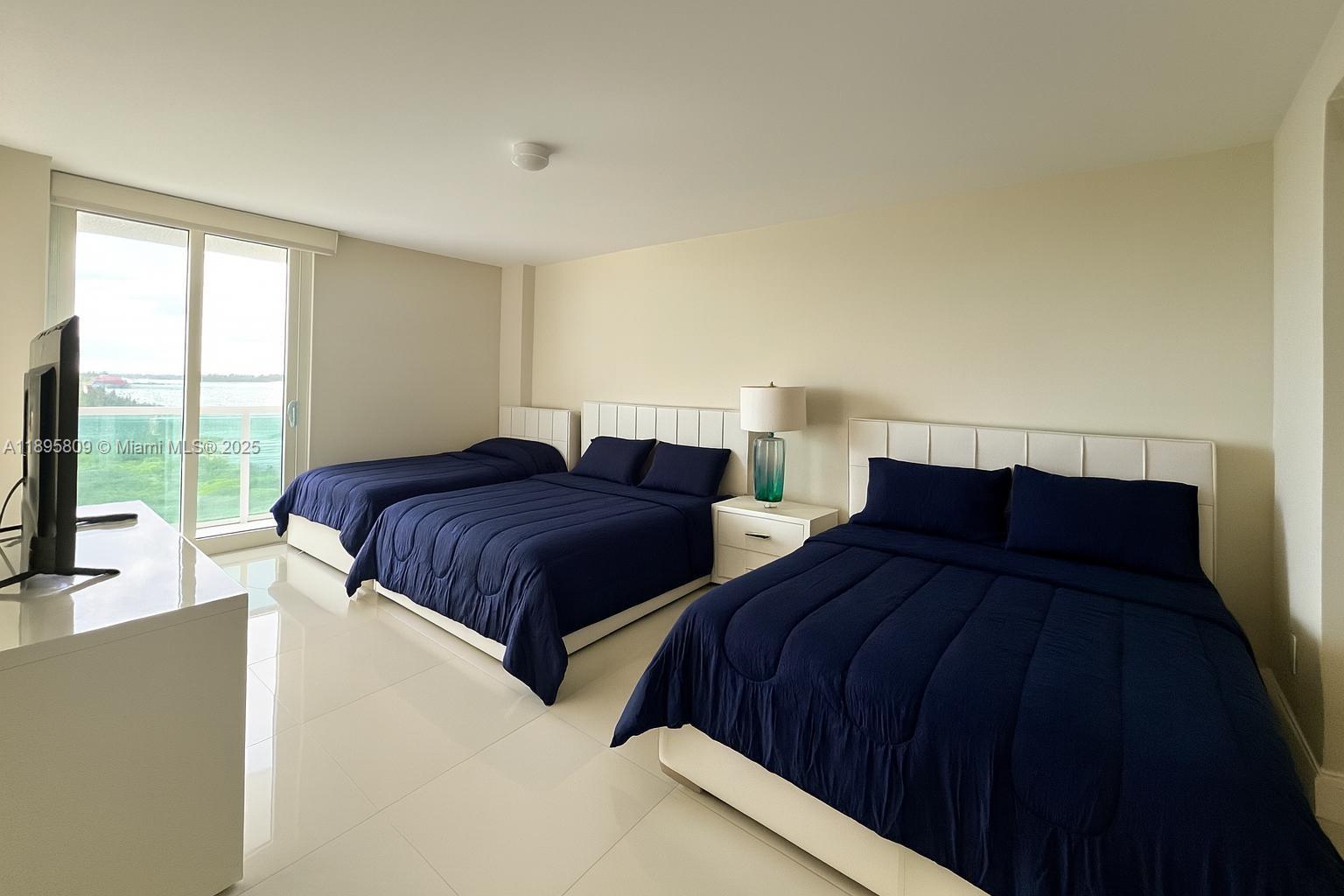 100 Bayview Dr # 1026