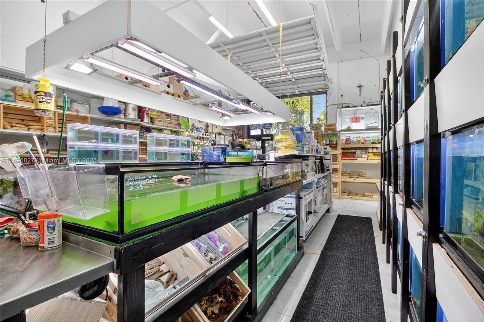 10650 / 10652 SW 186 ST # 22 Unit: 21 / 22