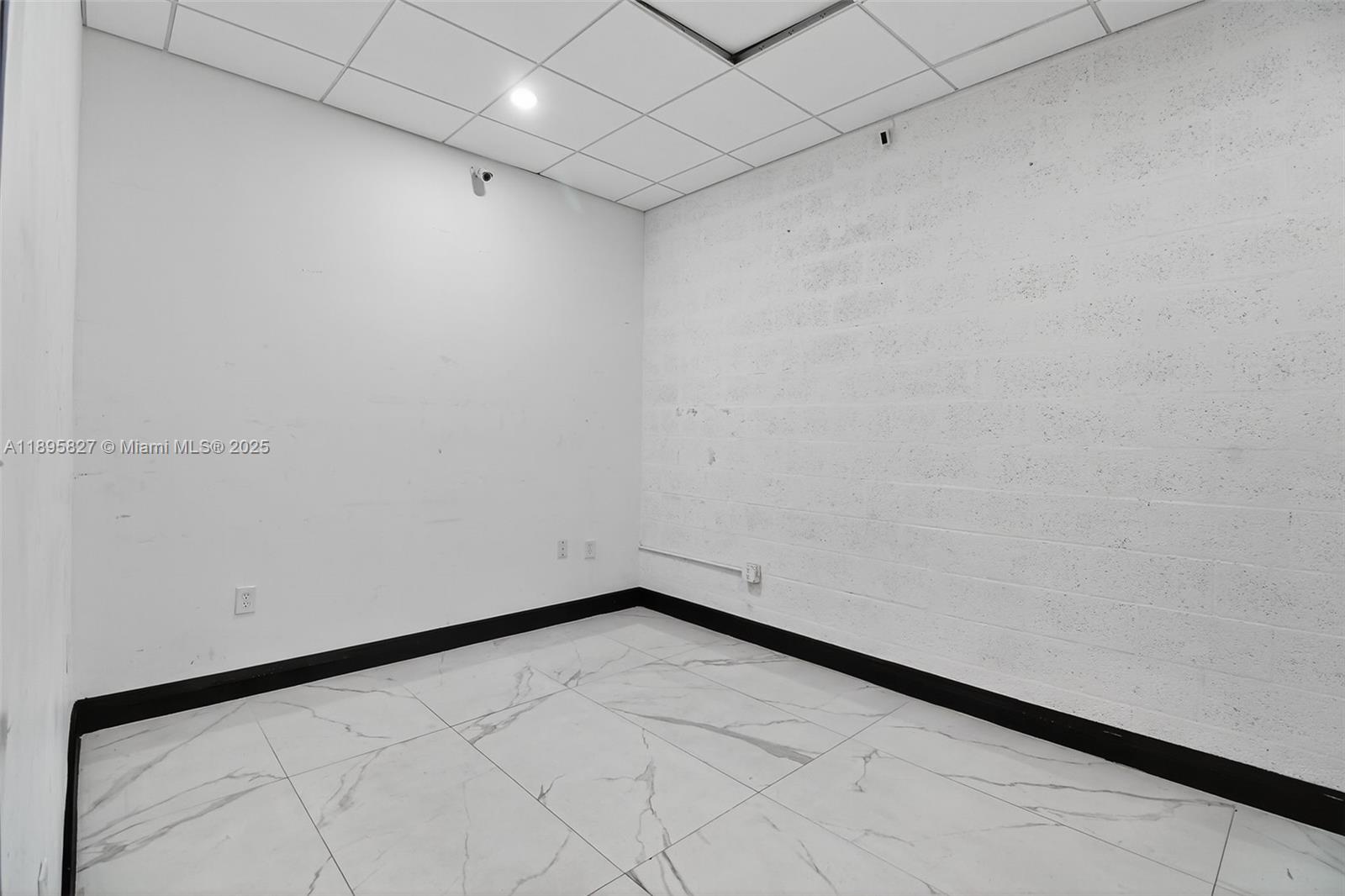 10650 / 10652 SW 186 ST # 22 Unit: 21 / 22