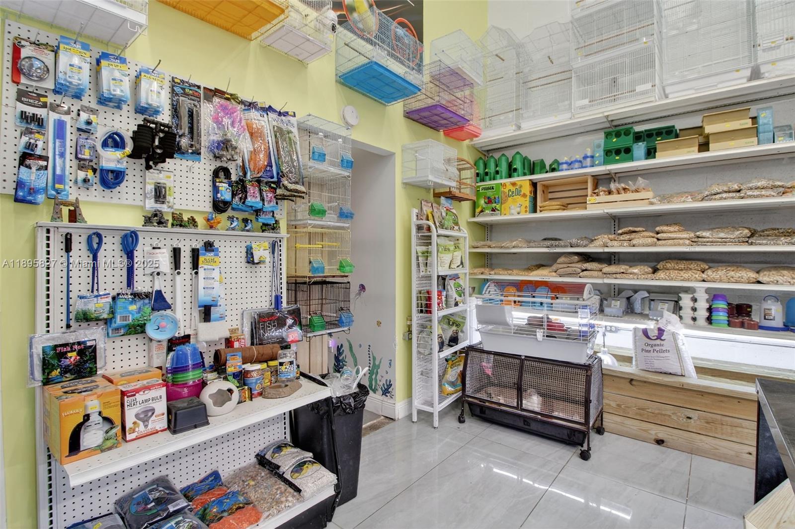 10650 / 10652 SW 186 ST # 22 Unit: 21 / 22