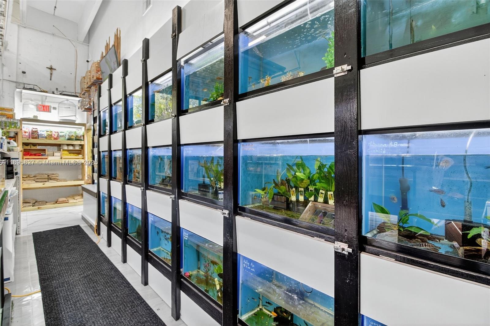 10650 / 10652 SW 186 ST # 22 Unit: 21 / 22