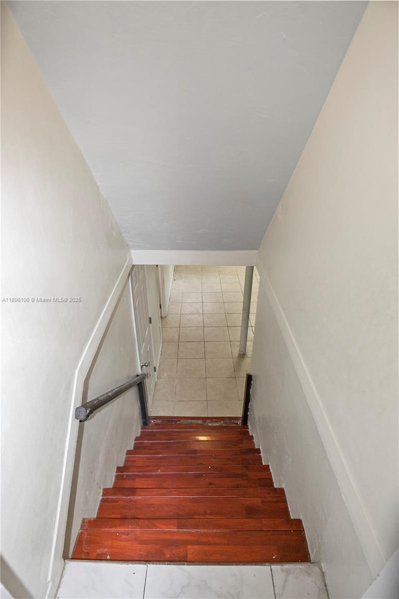 811 NW 196th Ter
