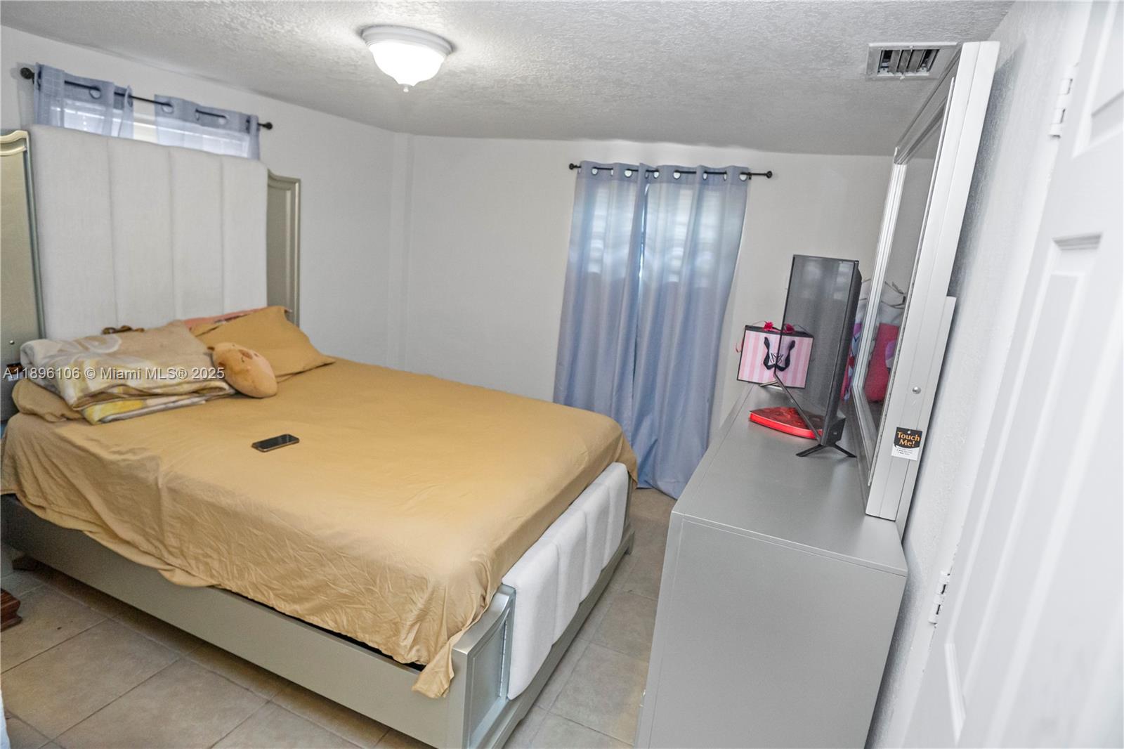 811 NW 196th Ter