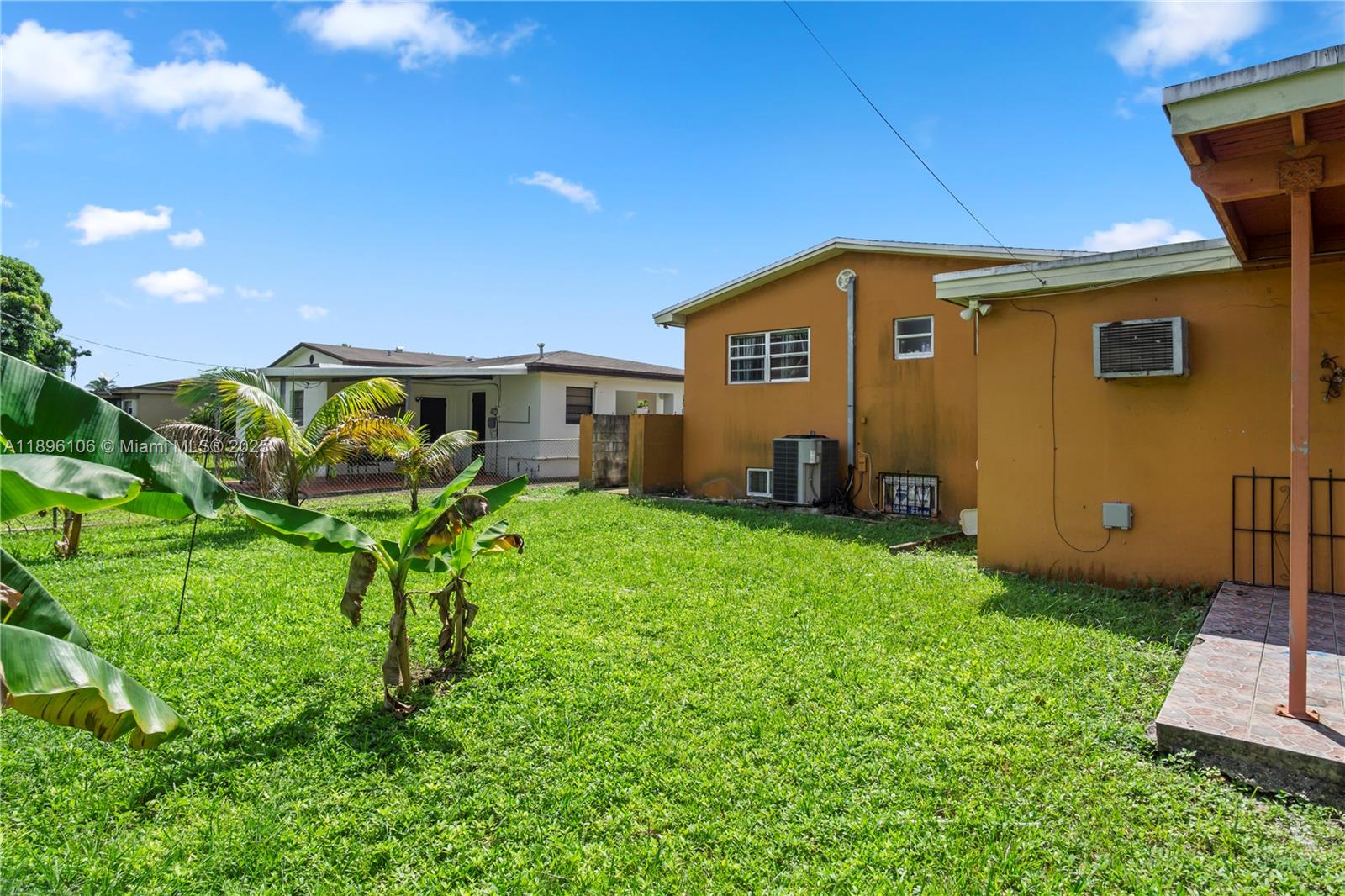 811 NW 196th Ter