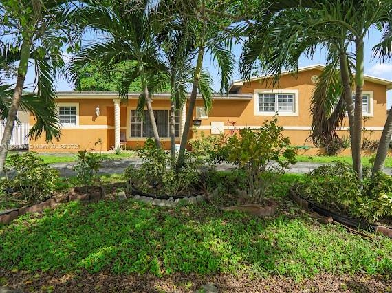 811 NW 196th Ter