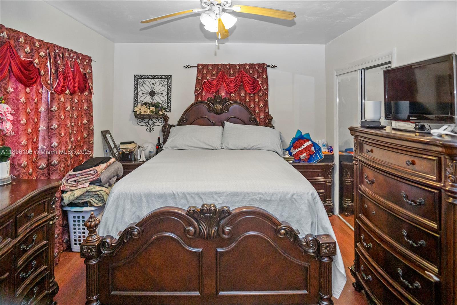 811 NW 196th Ter