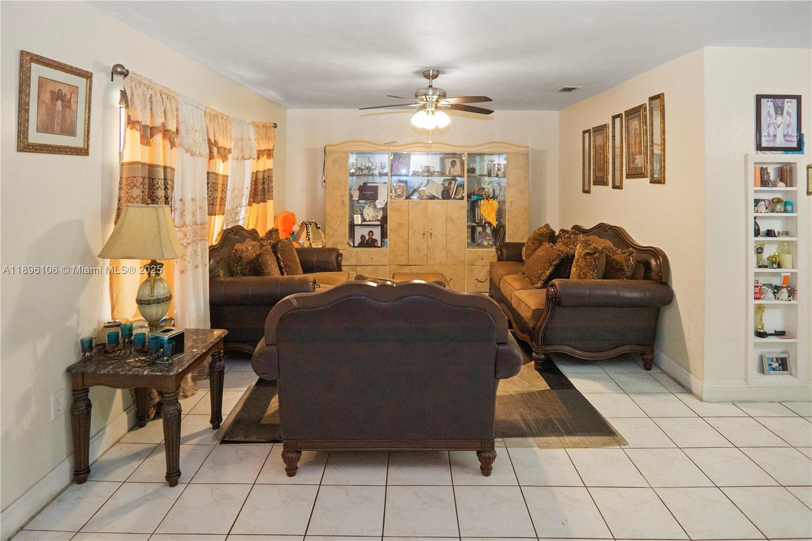 811 NW 196th Ter