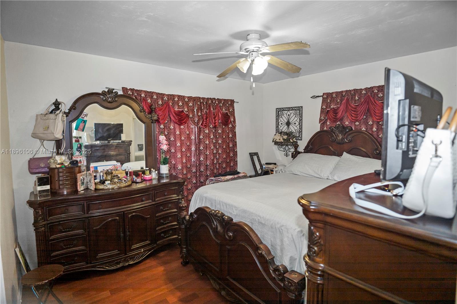 811 NW 196th Ter