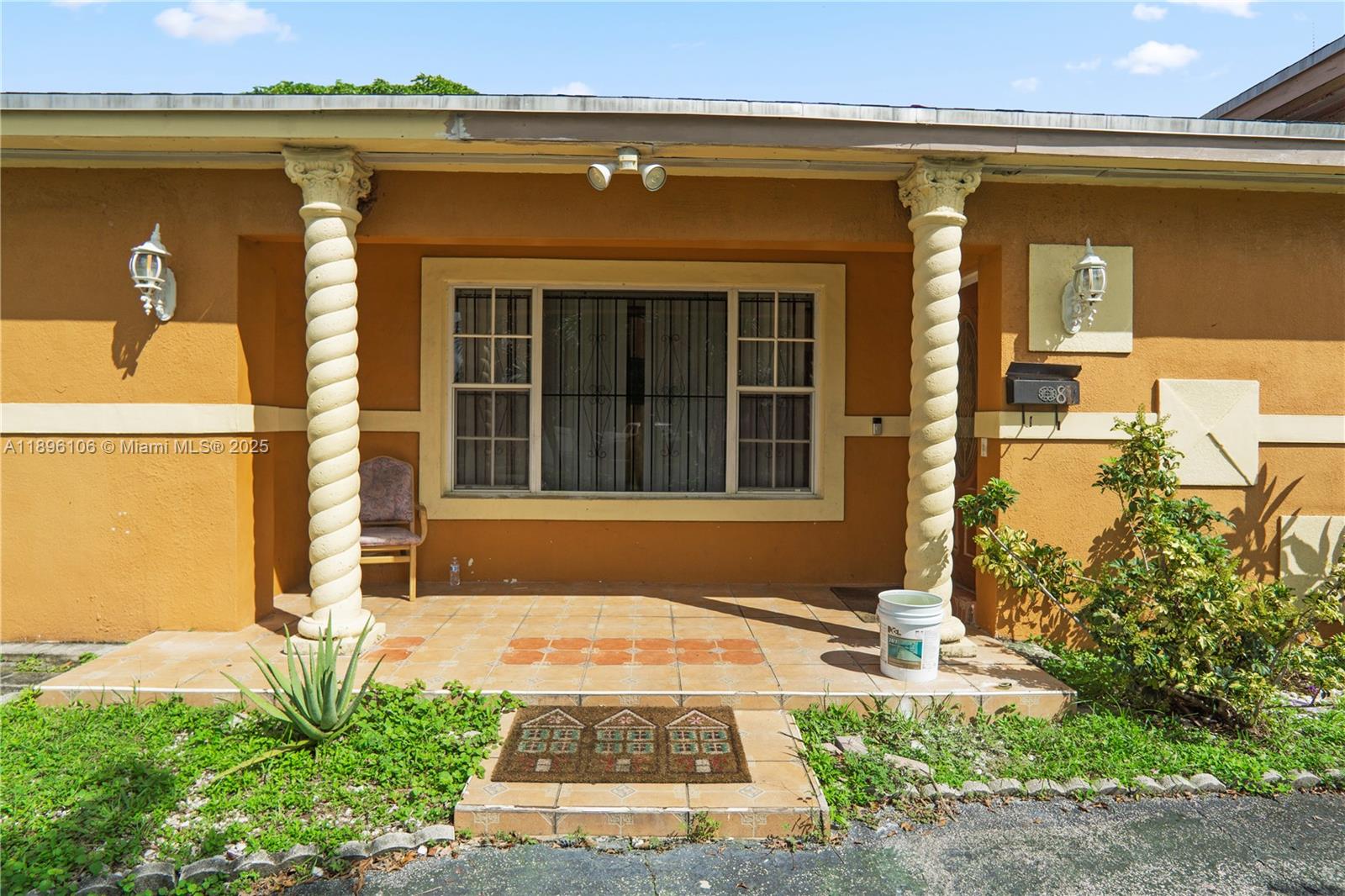 811 NW 196th Ter