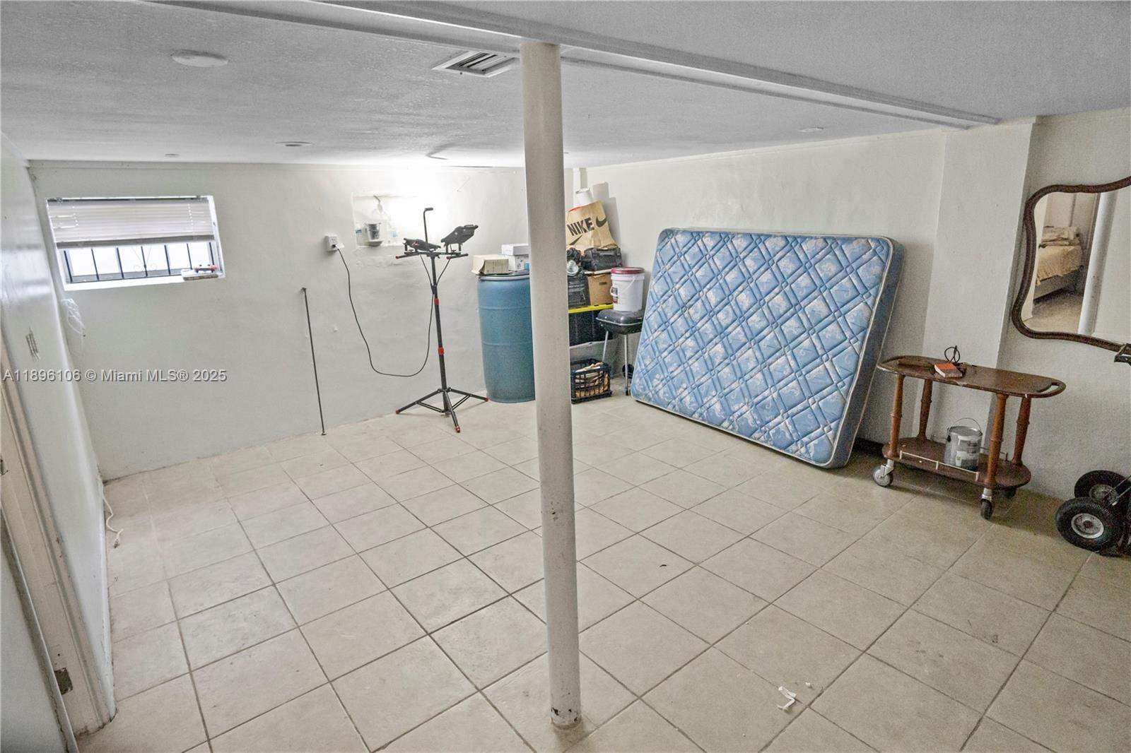 811 NW 196th Ter