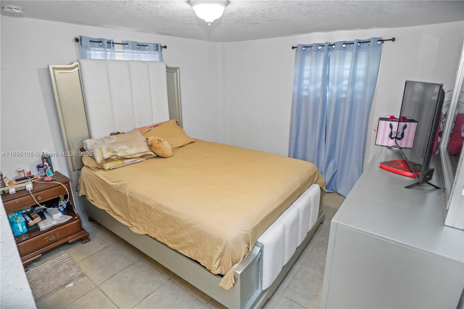 811 NW 196th Ter