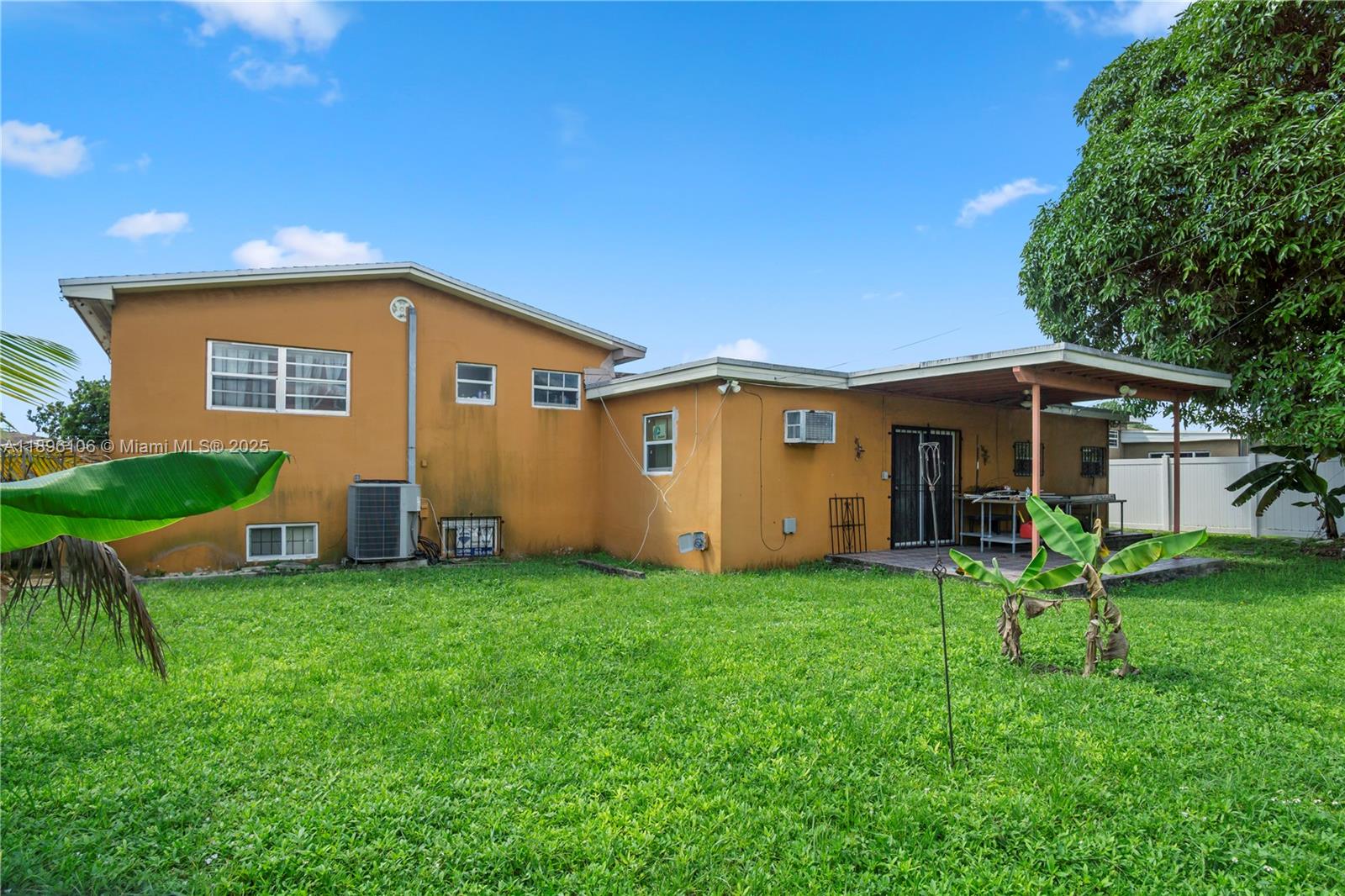 811 NW 196th Ter
