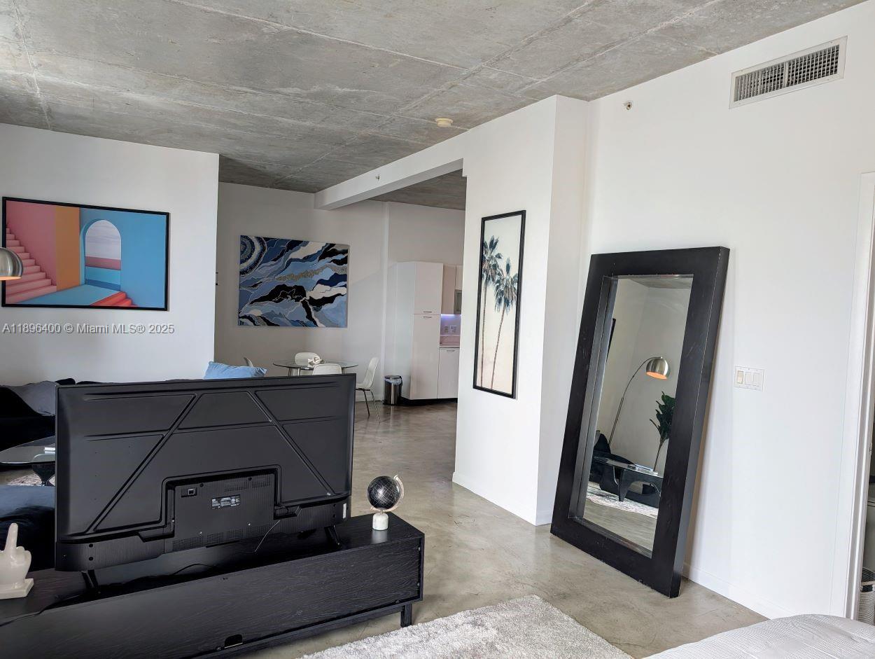 234 NE 3rd St # 1204