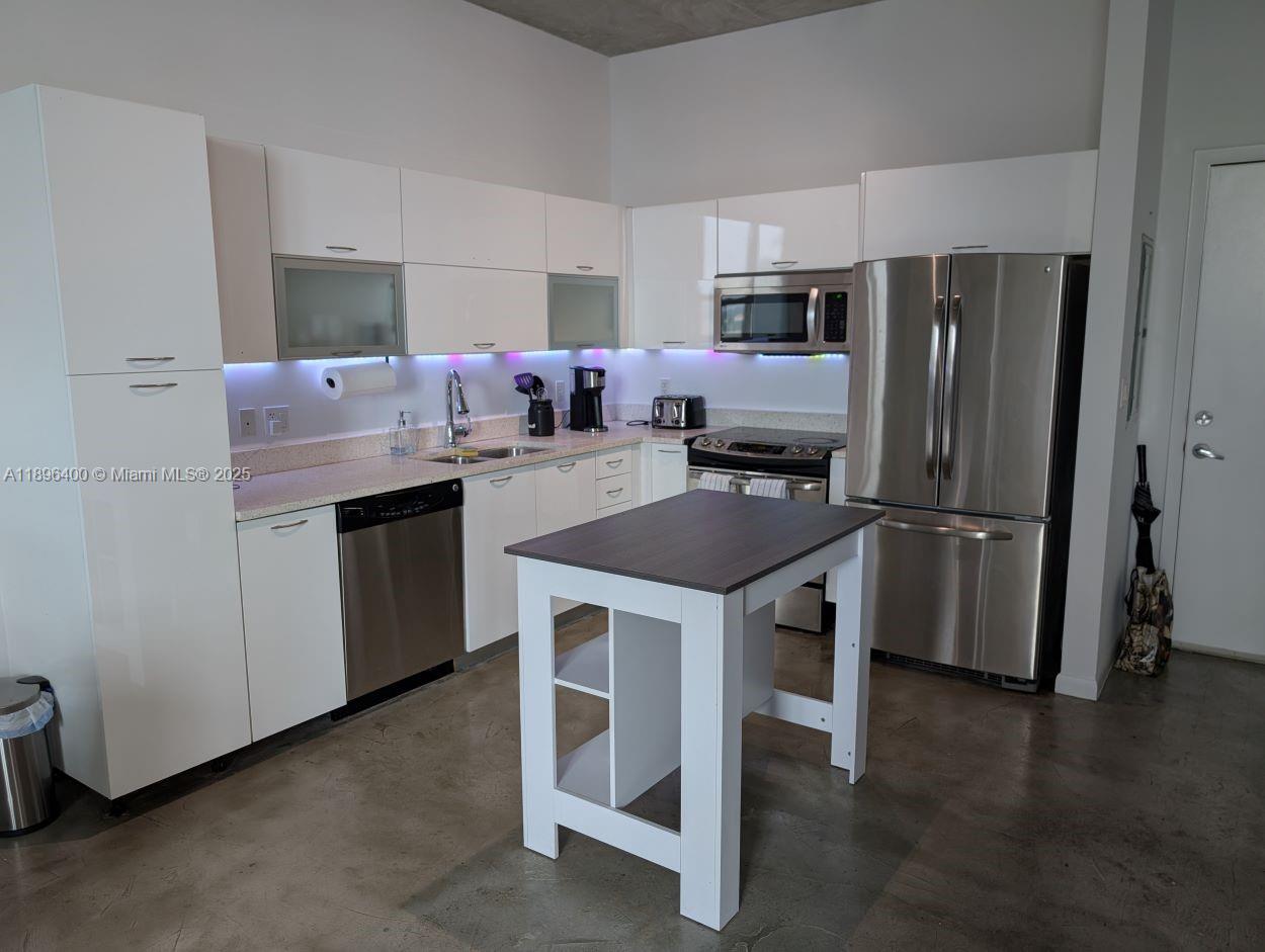 234 NE 3rd St # 1204