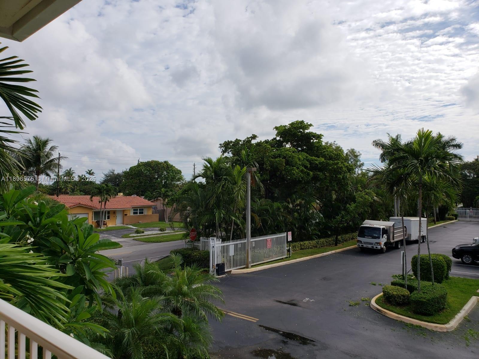 4950 Washington St # 5