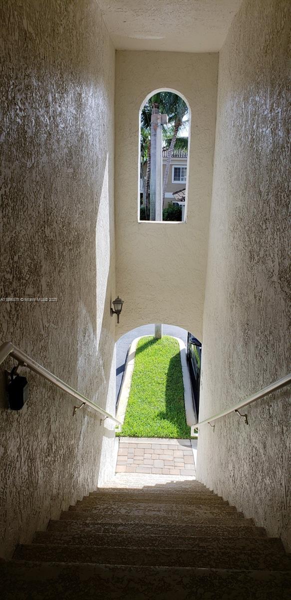 4950 Washington St # 5