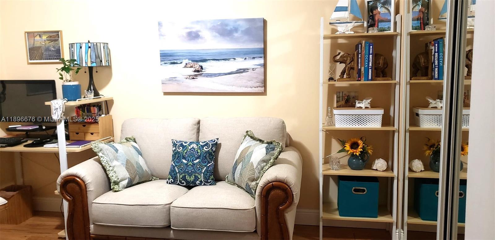 220 SW 9th Ave # 301, Hallandale Beach Unit: 301