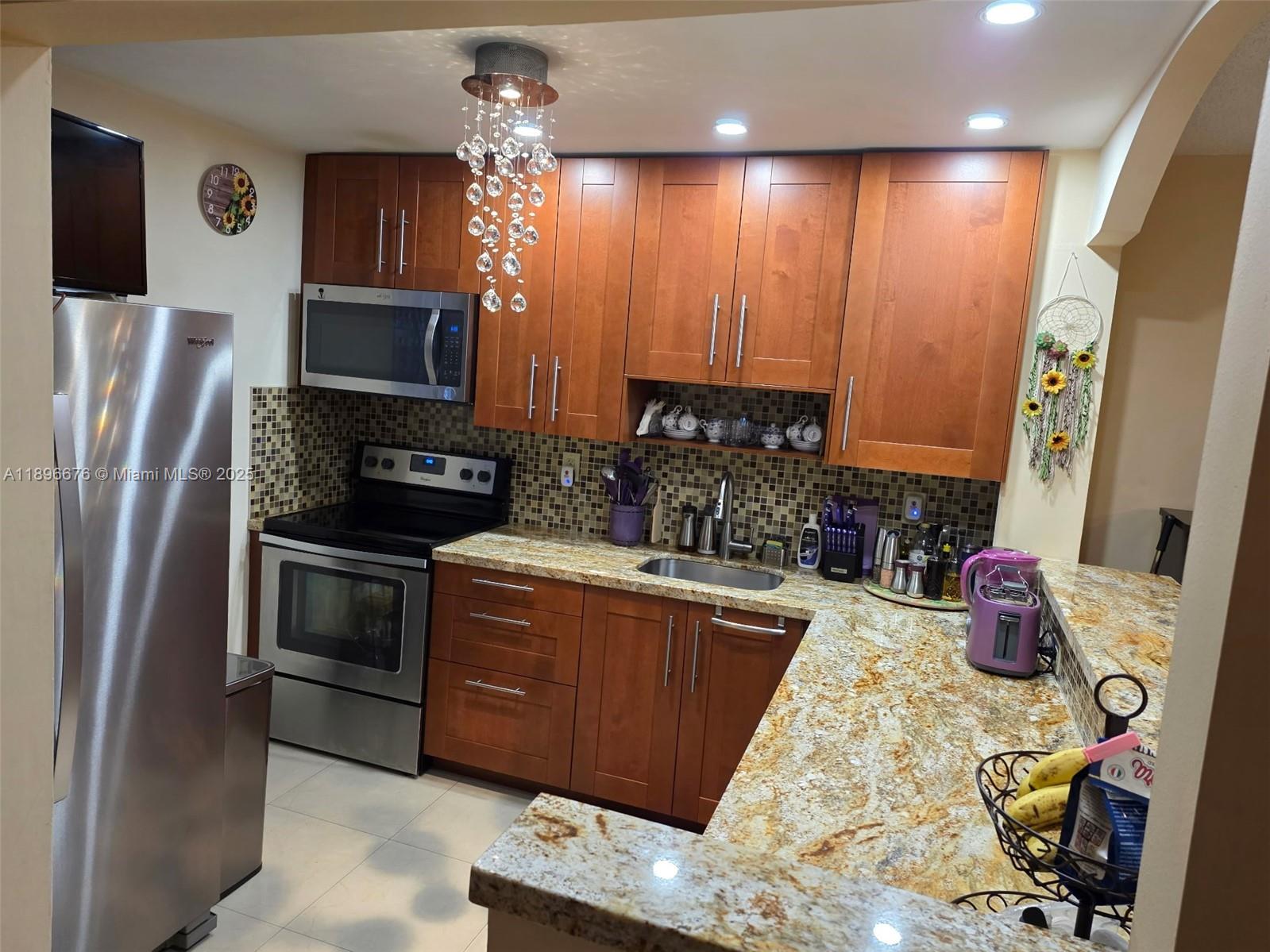 220 SW 9th Ave # 301, Hallandale Beach Unit: 301