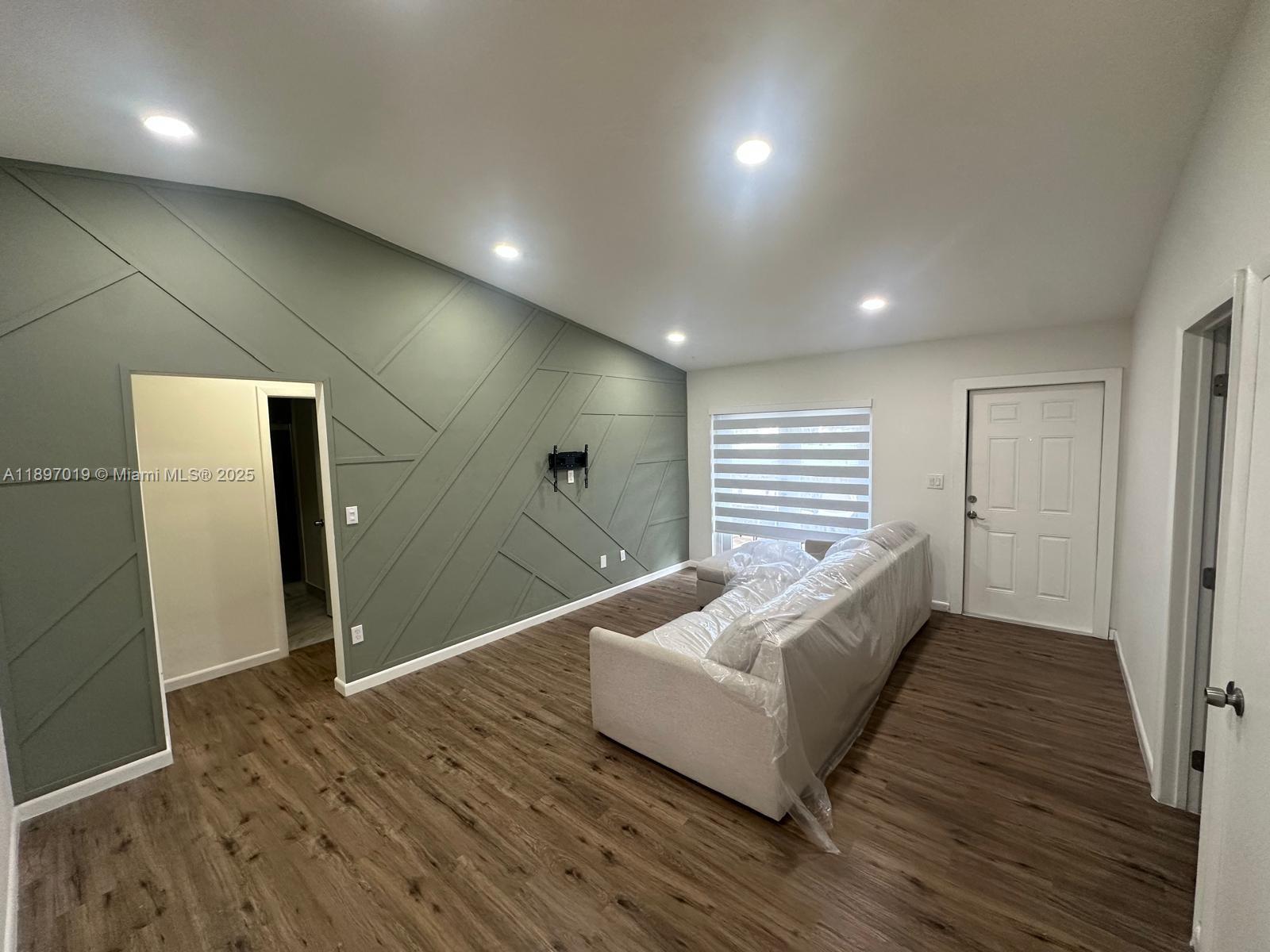 12411 SW 110th S Canal St Rd # 0