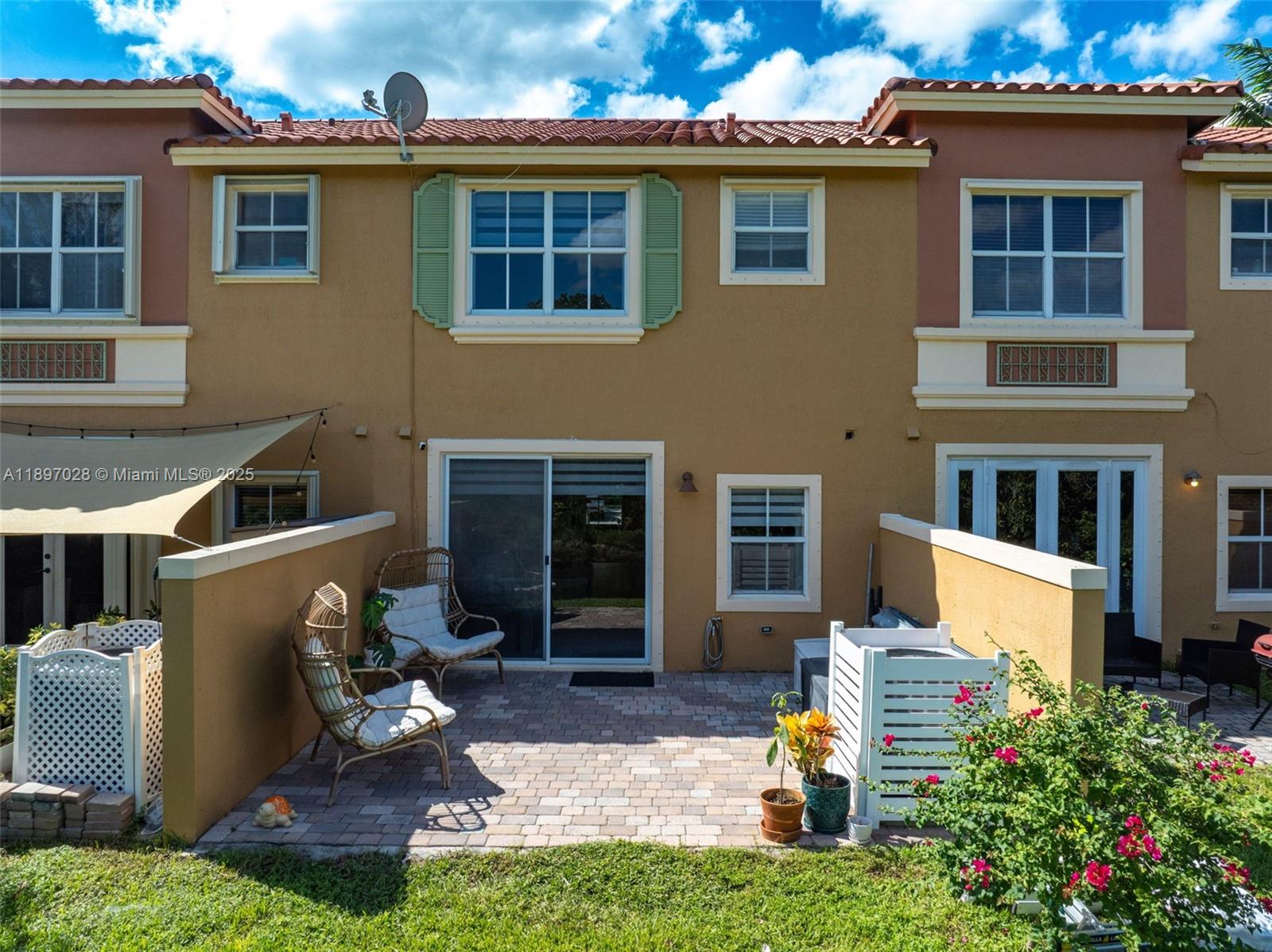 1025 SW 143rd Ave # 1303