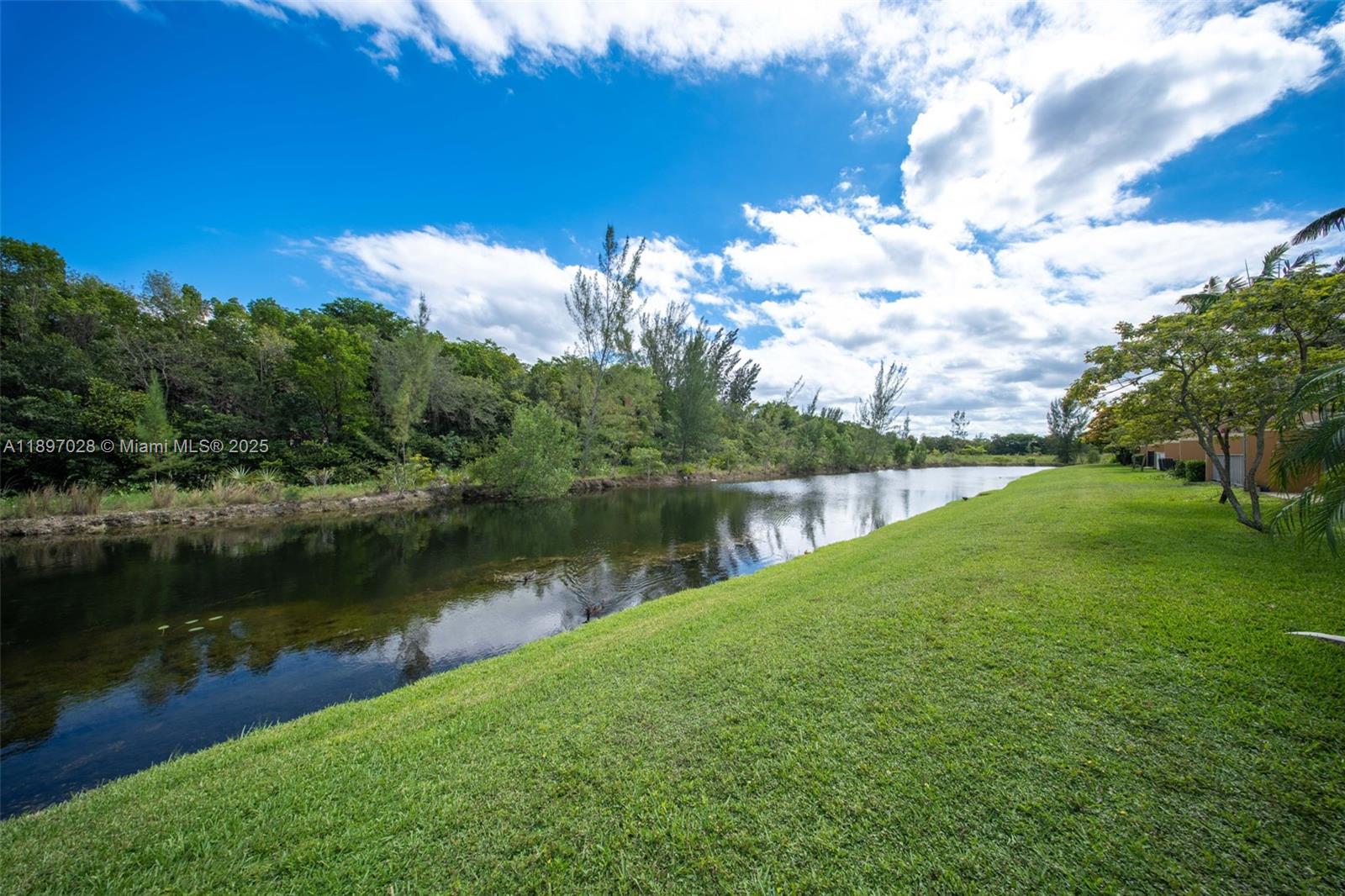 1025 SW 143rd Ave # 1303