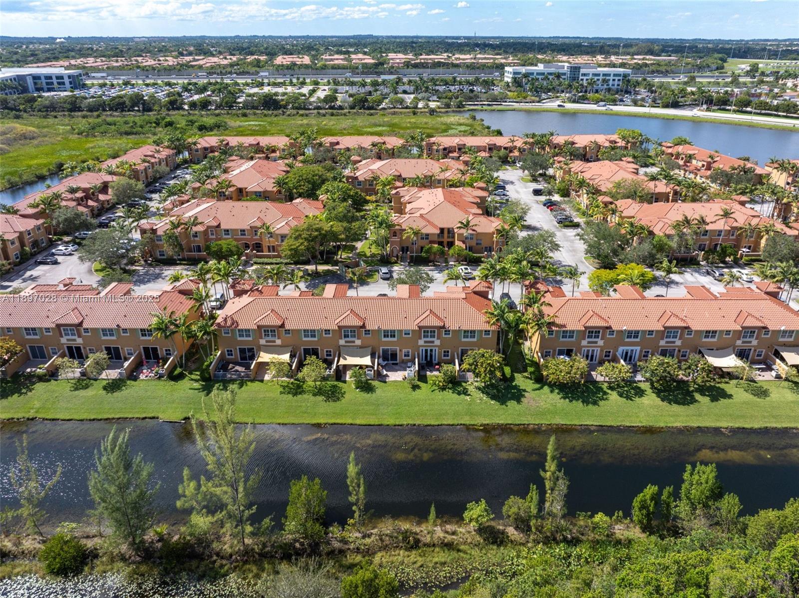 1025 SW 143rd Ave # 1303