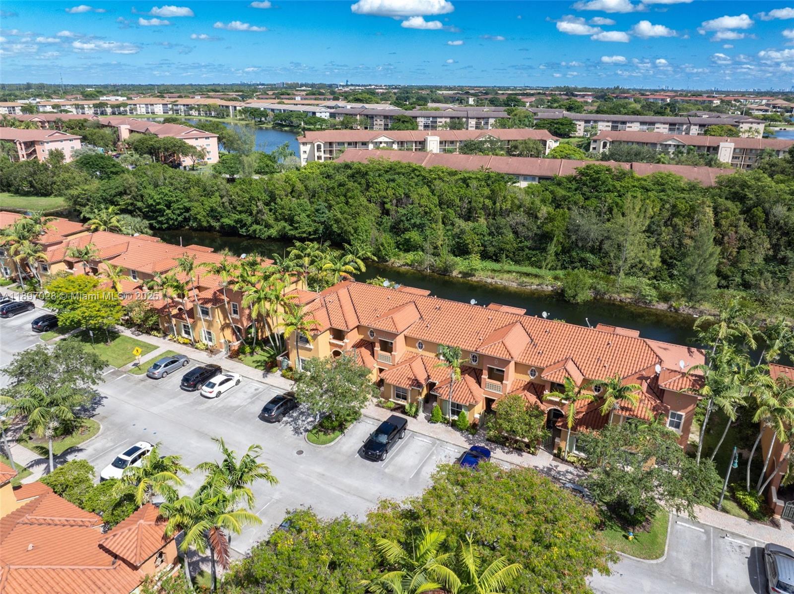 1025 SW 143rd Ave # 1303