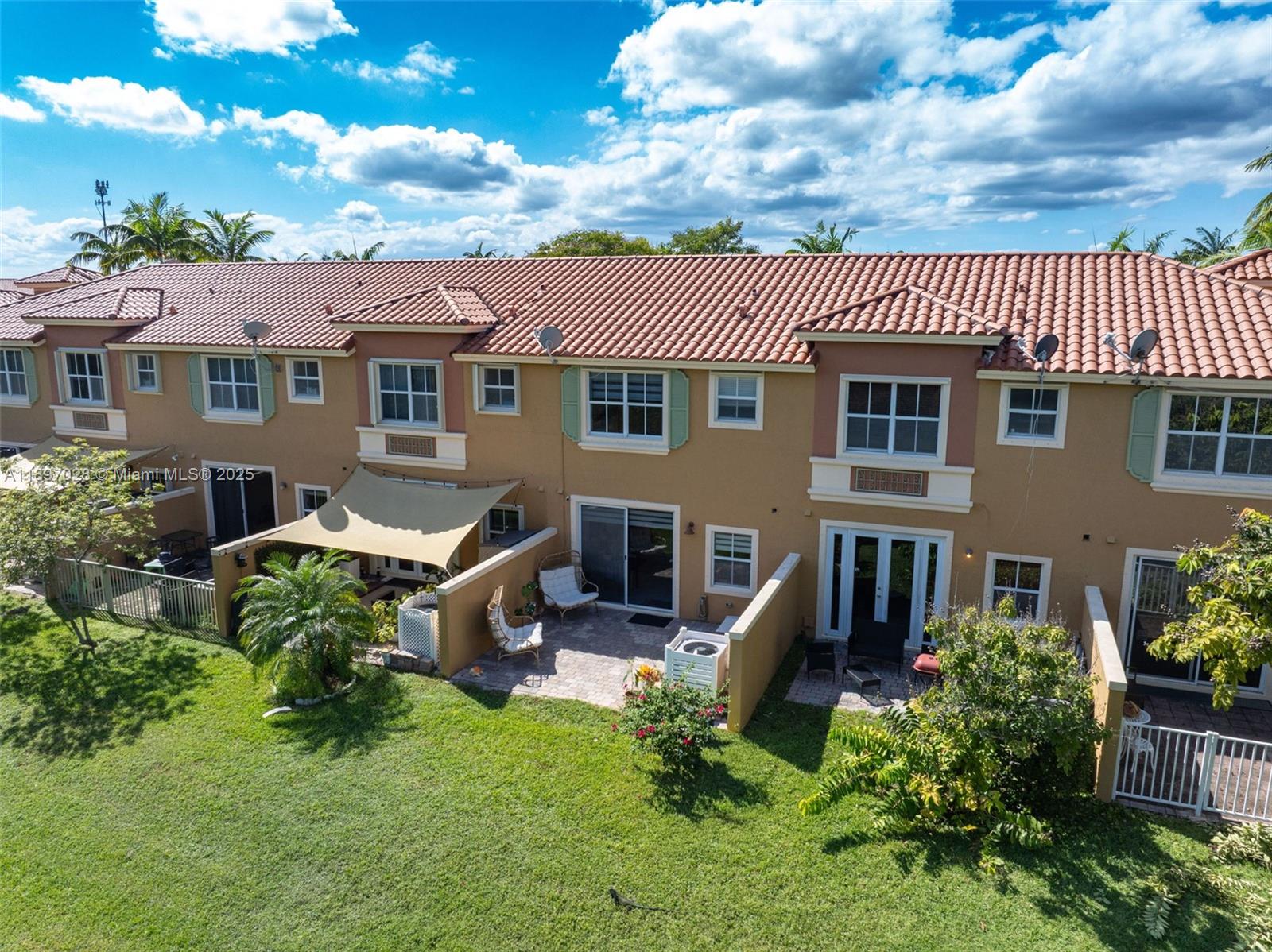 1025 SW 143rd Ave # 1303