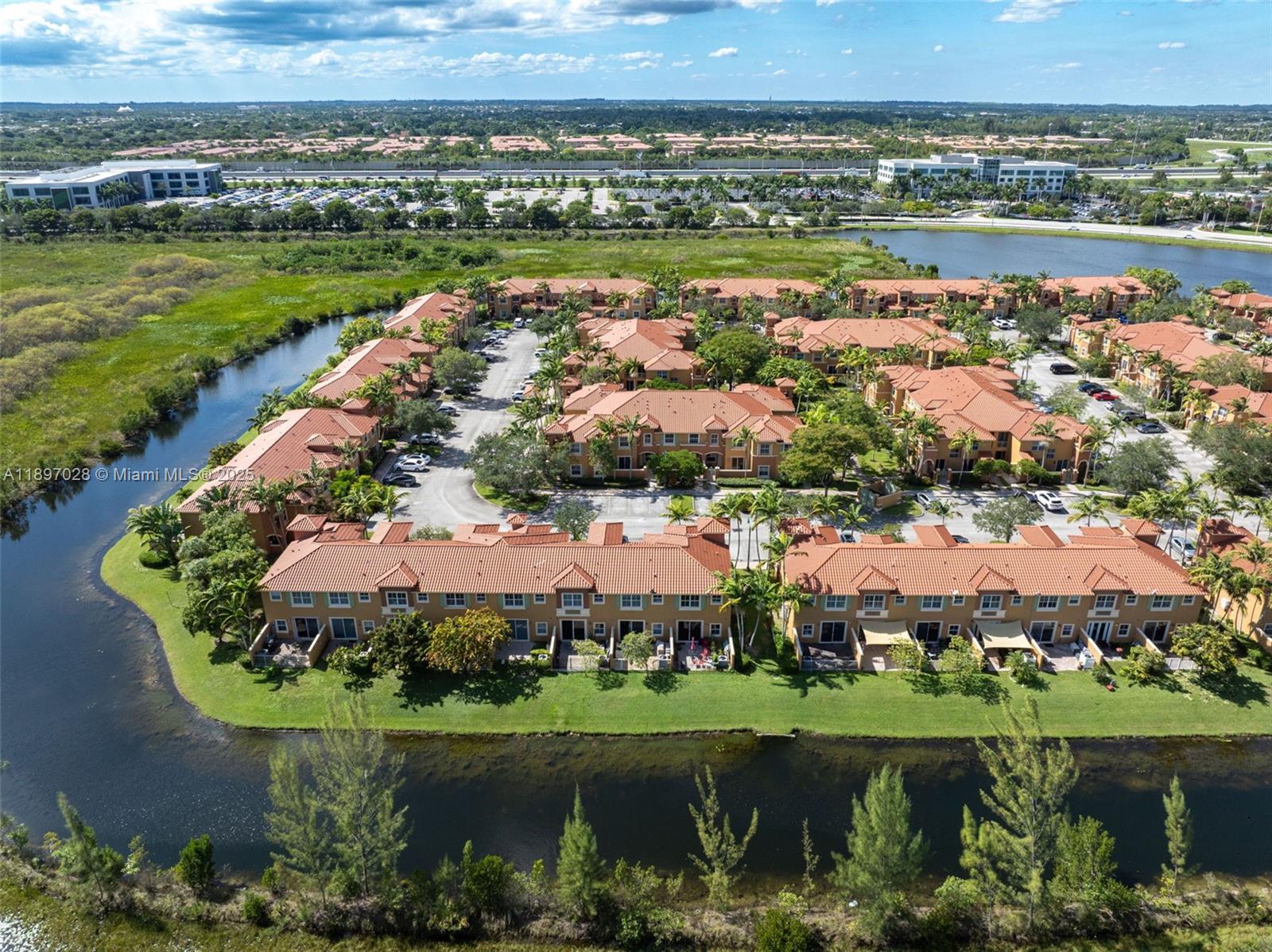 1025 SW 143rd Ave # 1303