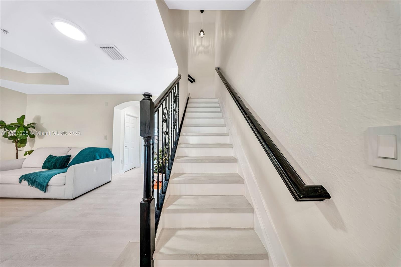 1025 SW 143rd Ave # 1303