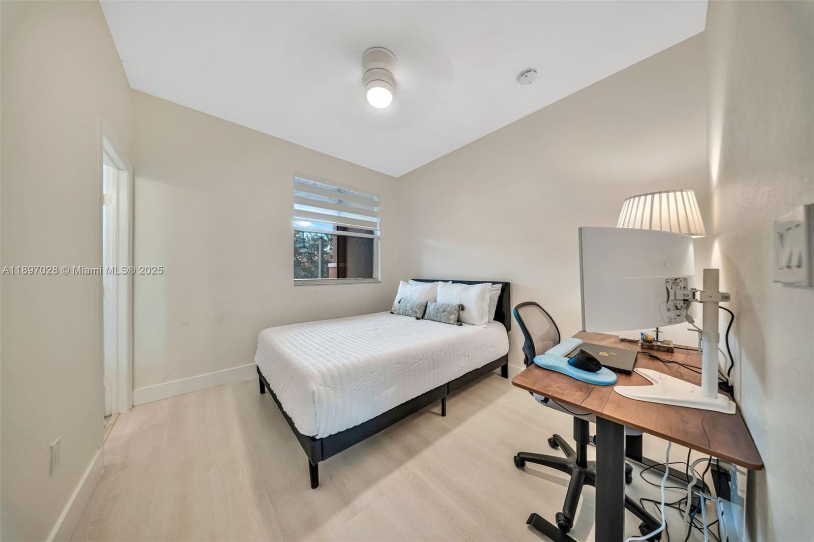 1025 SW 143rd Ave # 1303