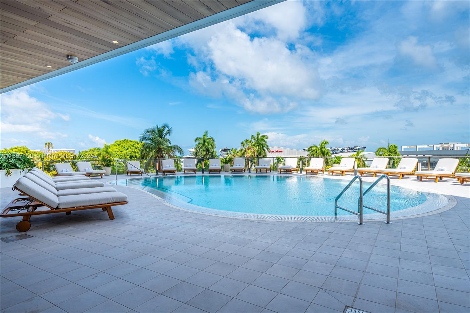 2655 S Bayshore # 1506