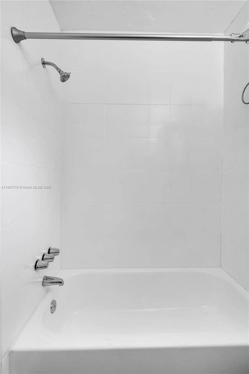 925 SW 15th Ave, Miami Unit: .