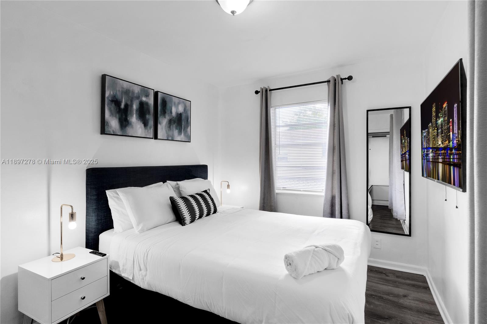 925 SW 15th Ave, Miami Unit: .