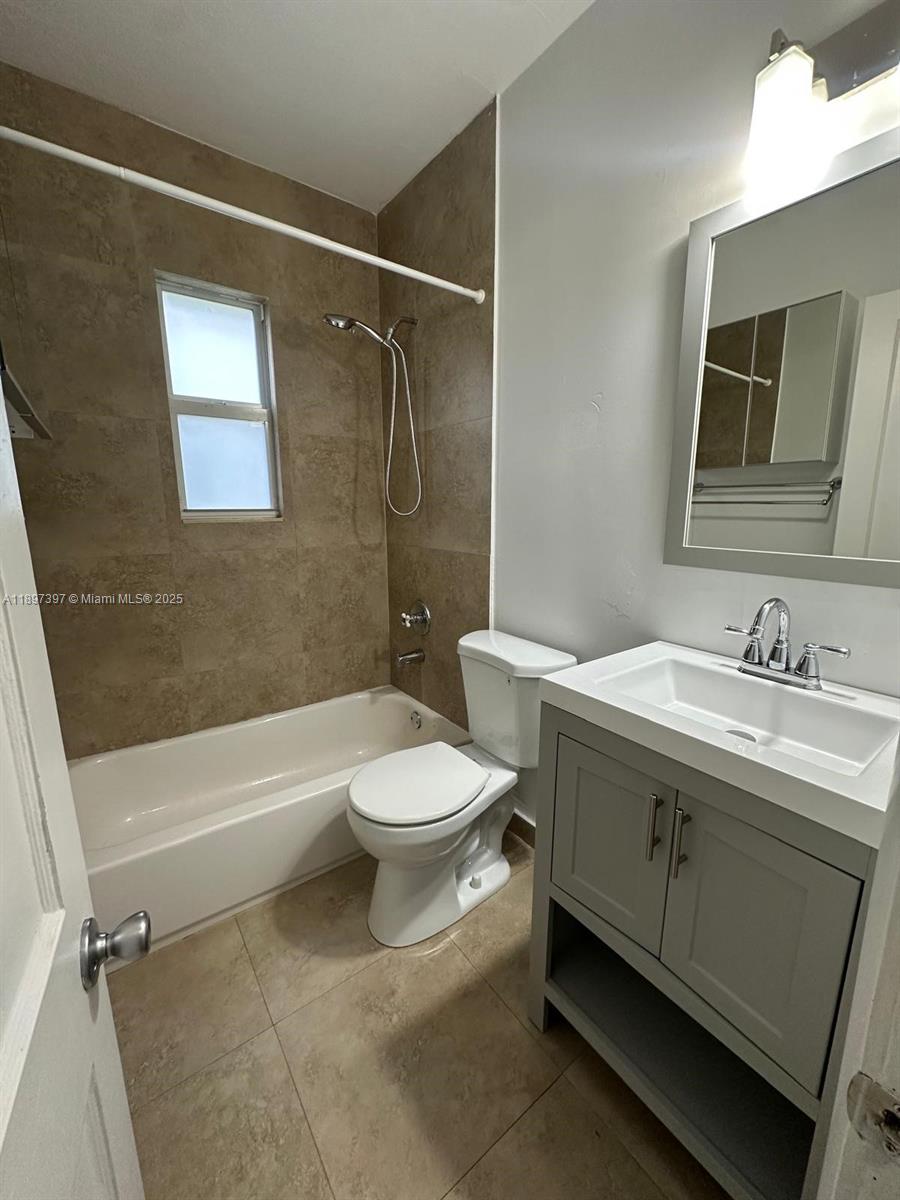 3233 S Le Jeune Rd # 3233