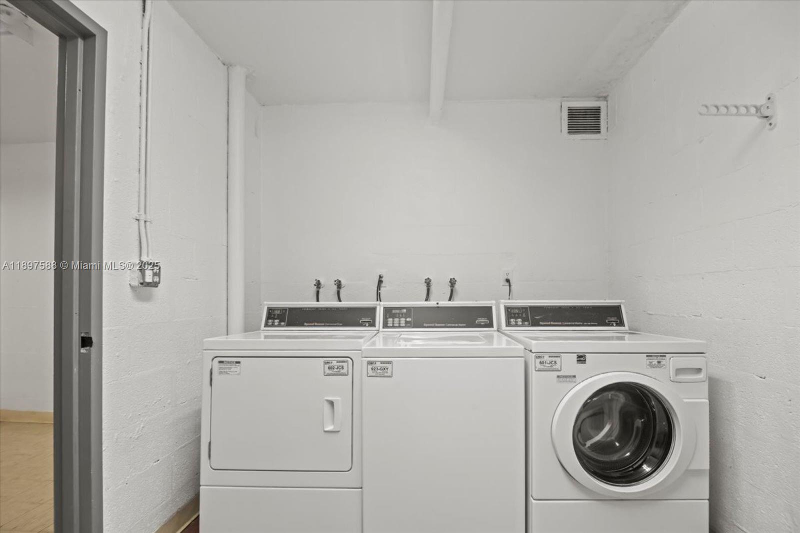 3140 S Ocean Dr # 207