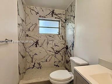 8700 SW 32nd St # 8702